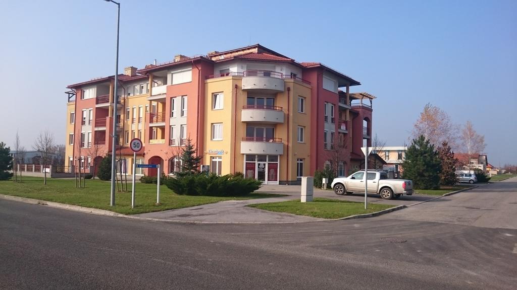 Reka Apartman Buk Phòng bức ảnh